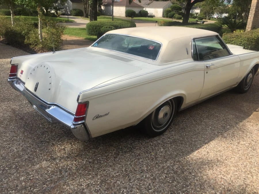1970 Lincoln Continental Mark III - Image 11 of 12