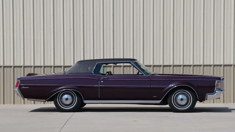 1970 Lincoln Continental Mark III - Image 8 of 12