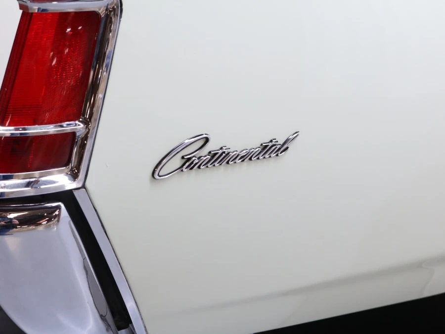 1970 Lincoln Continental Mark III - Image 21 of 31