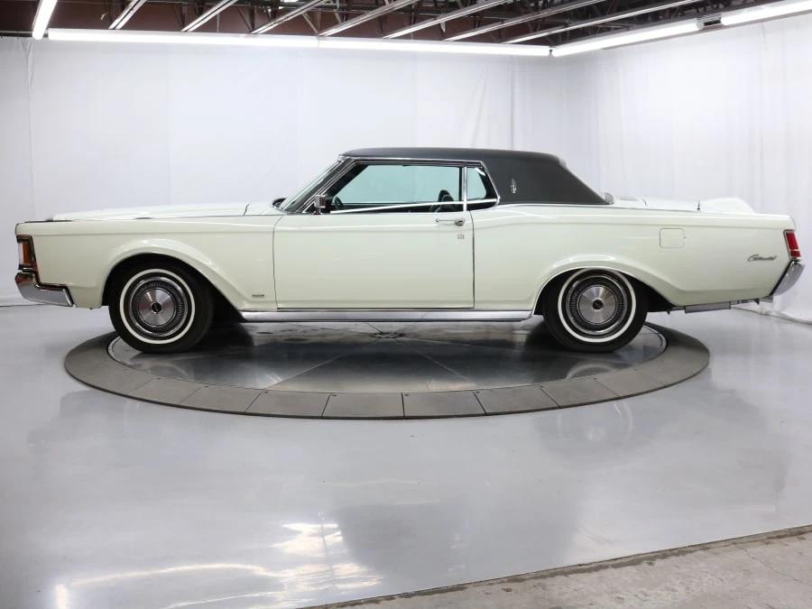 1970 Lincoln Continental Mark III - Image 2 of 31