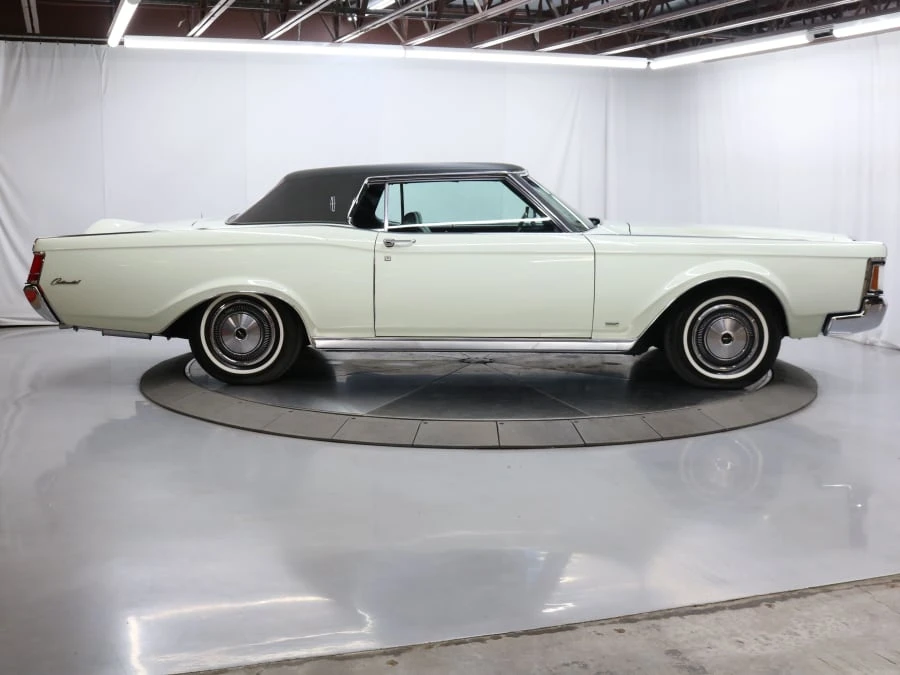 1970 Lincoln Continental Mark III - Image 8 of 31