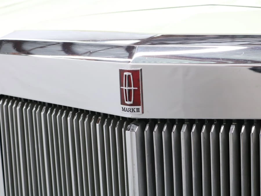 1970 Lincoln Continental Mark III - Image 13 of 31