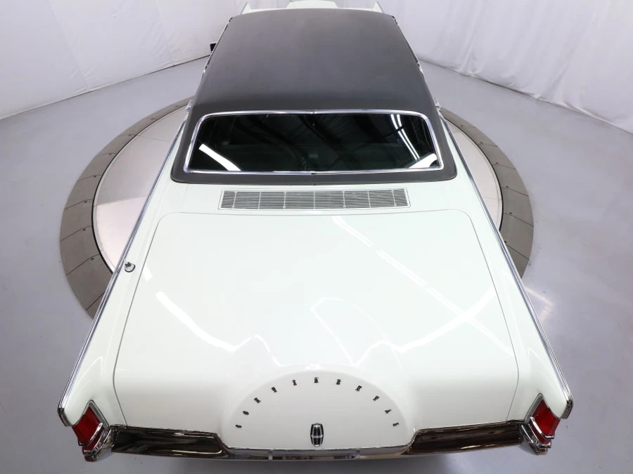 1970 Lincoln Continental Mark III - Image 18 of 31