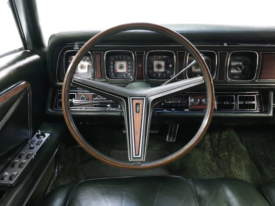 1970 Lincoln Continental Mark III - Image 27 of 31