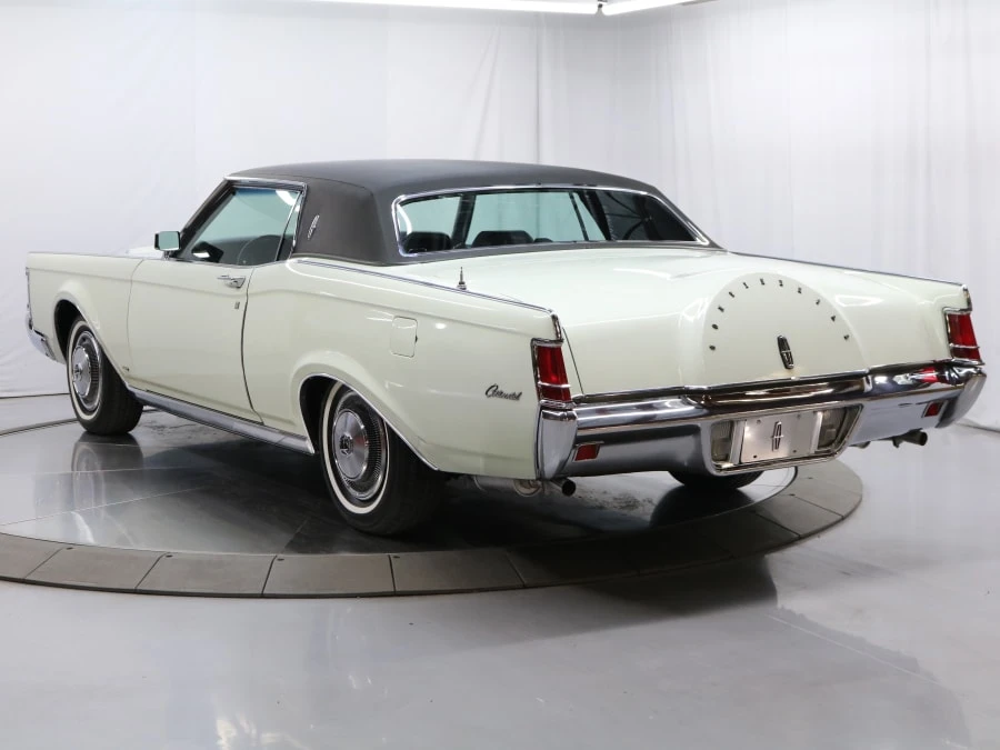 1970 Lincoln Continental Mark III - Image 7 of 31