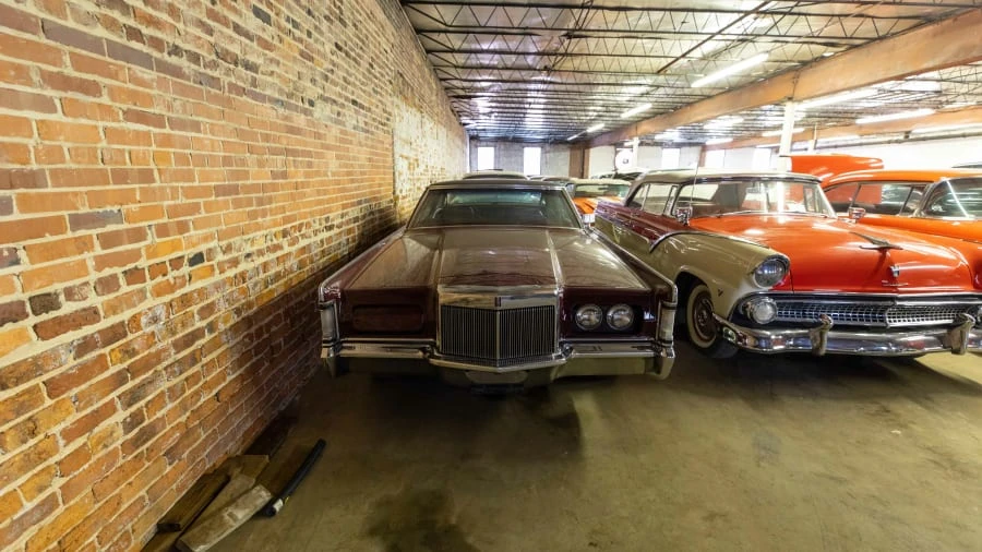 1970 Lincoln Continental Mark III - Image 2 of 20