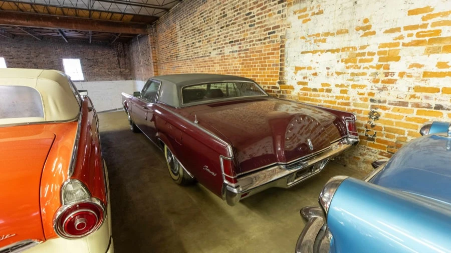 1970 Lincoln Continental Mark III - Image 3 of 20