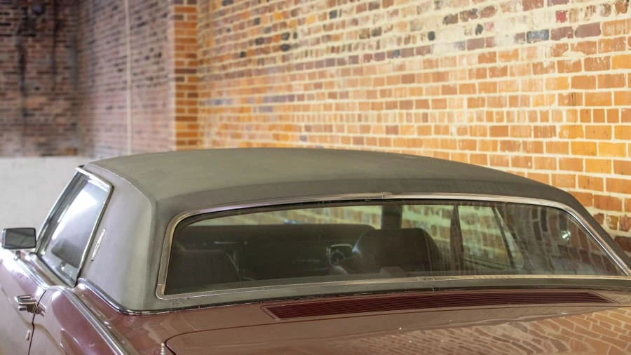 1970 Lincoln Continental Mark III - Image 16 of 20
