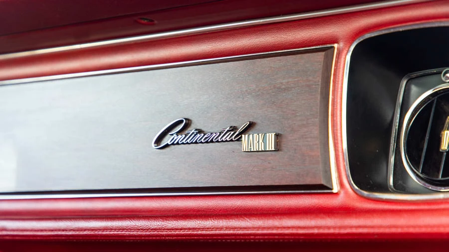 1970 Lincoln Continental Mark III - Image 10 of 13