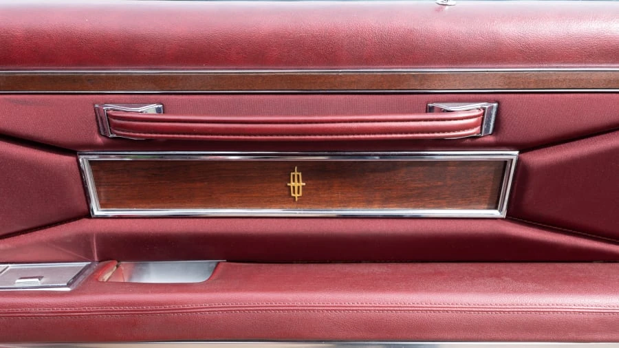 1970 Lincoln Continental Mark III - Image 17 of 23