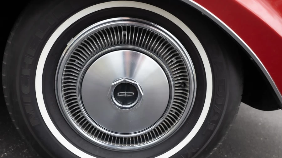 1970 Lincoln Continental Mark III - Image 13 of 23