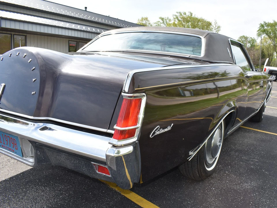 1970 Lincoln Continental Mark III - Image 18 of 31