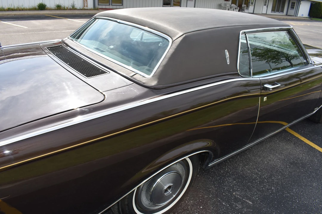 1970 Lincoln Continental Mark III - Image 19 of 31