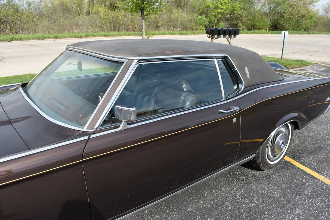 1970 Lincoln Continental Mark III - Image 27 of 31