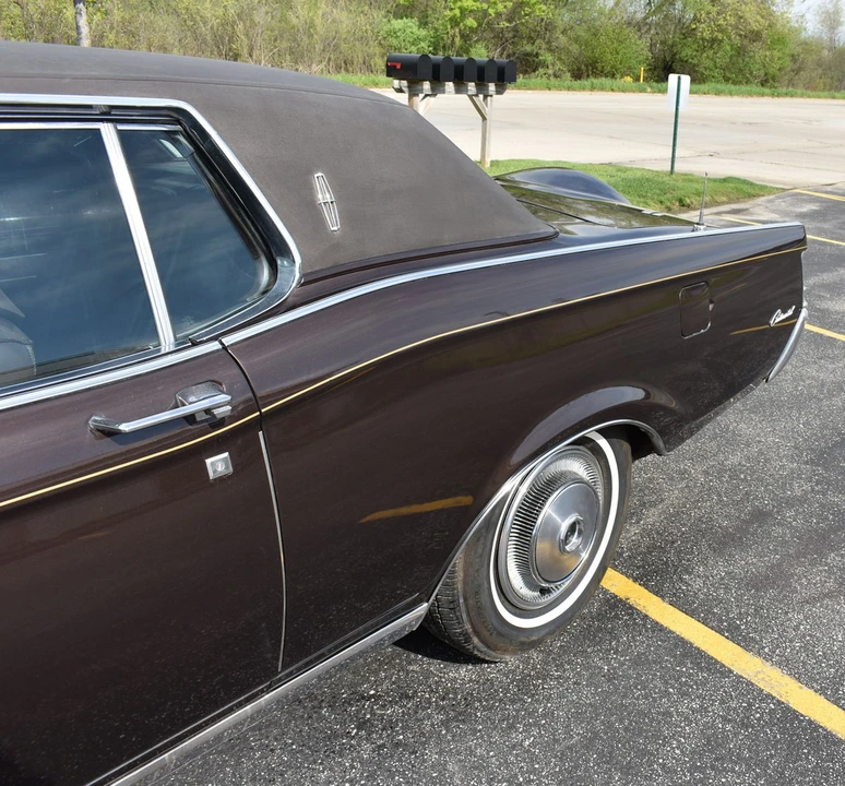 1970 Lincoln Continental Mark III - Image 28 of 31