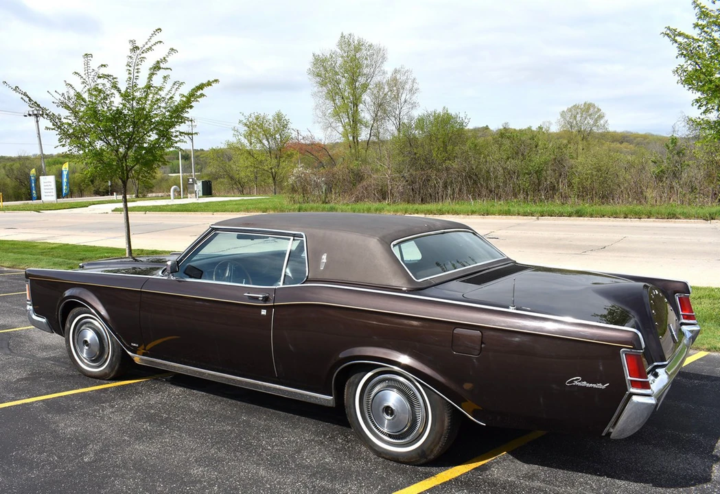 1970 Lincoln Continental Mark III - Image 3 of 31