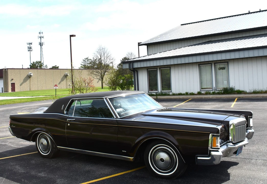 1970 Lincoln Continental Mark III - Image 8 of 31
