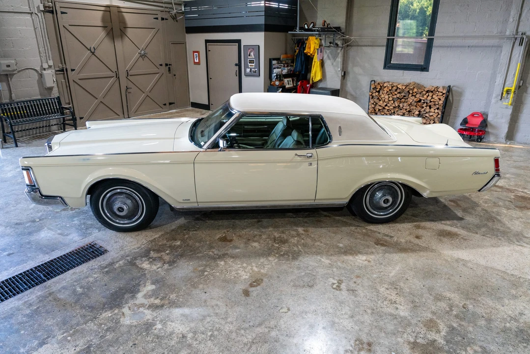 1970 Lincoln Continental Mark III - Image 9 of 31