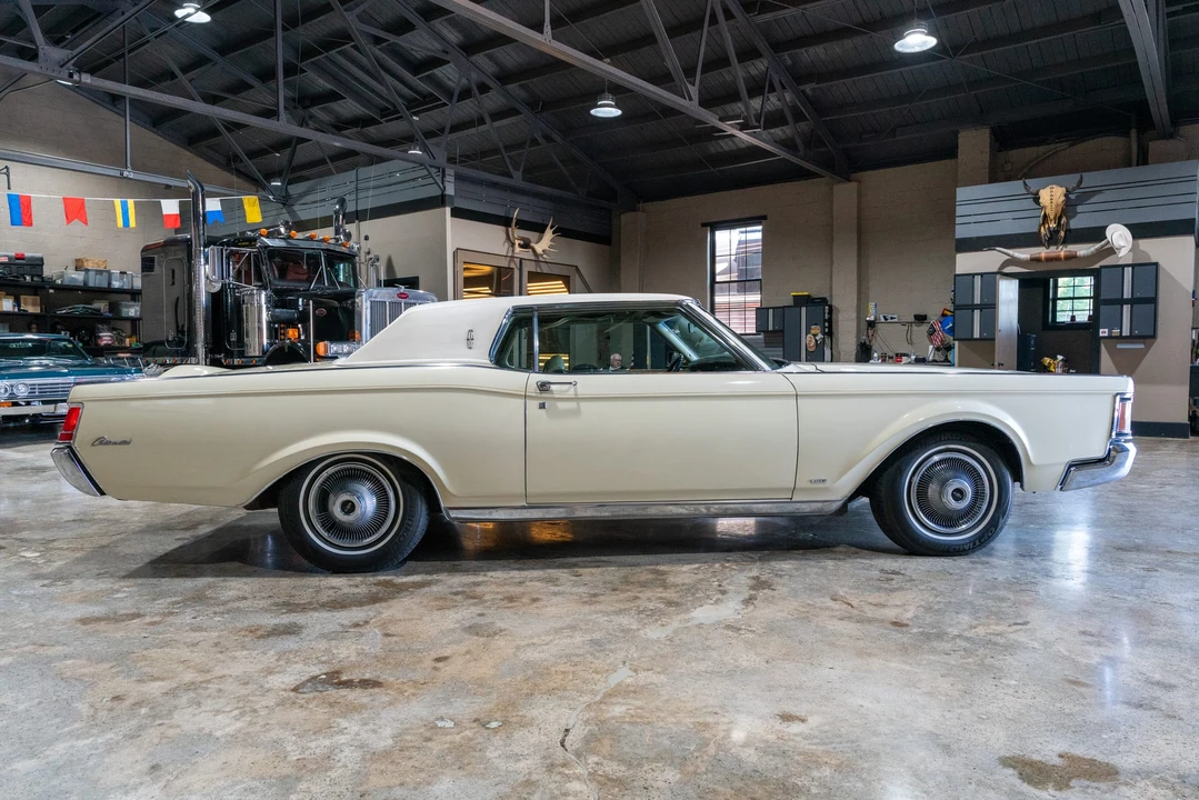 1970 Lincoln Continental Mark III - Image 5 of 31
