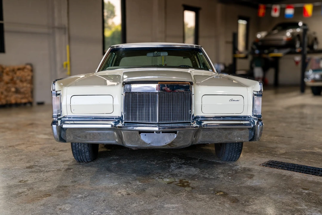 1970 Lincoln Continental Mark III - Image 3 of 31