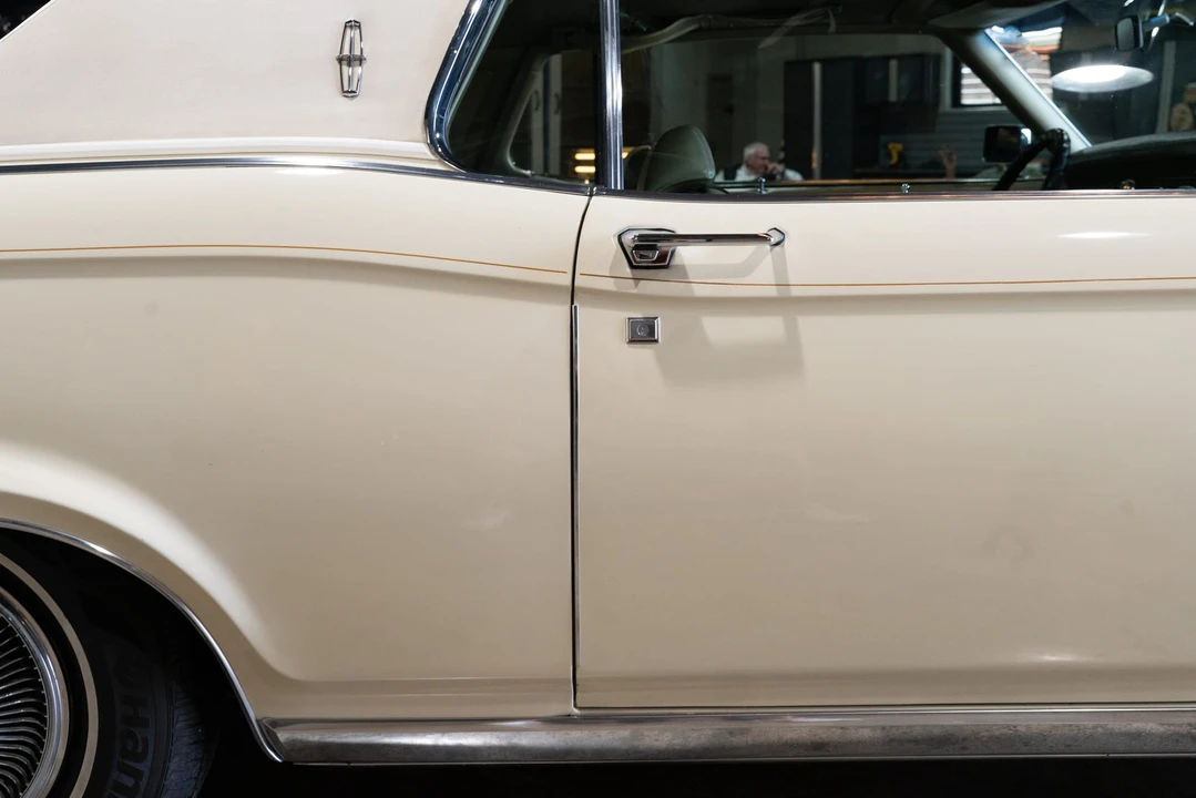 1970 Lincoln Continental Mark III - Image 21 of 31