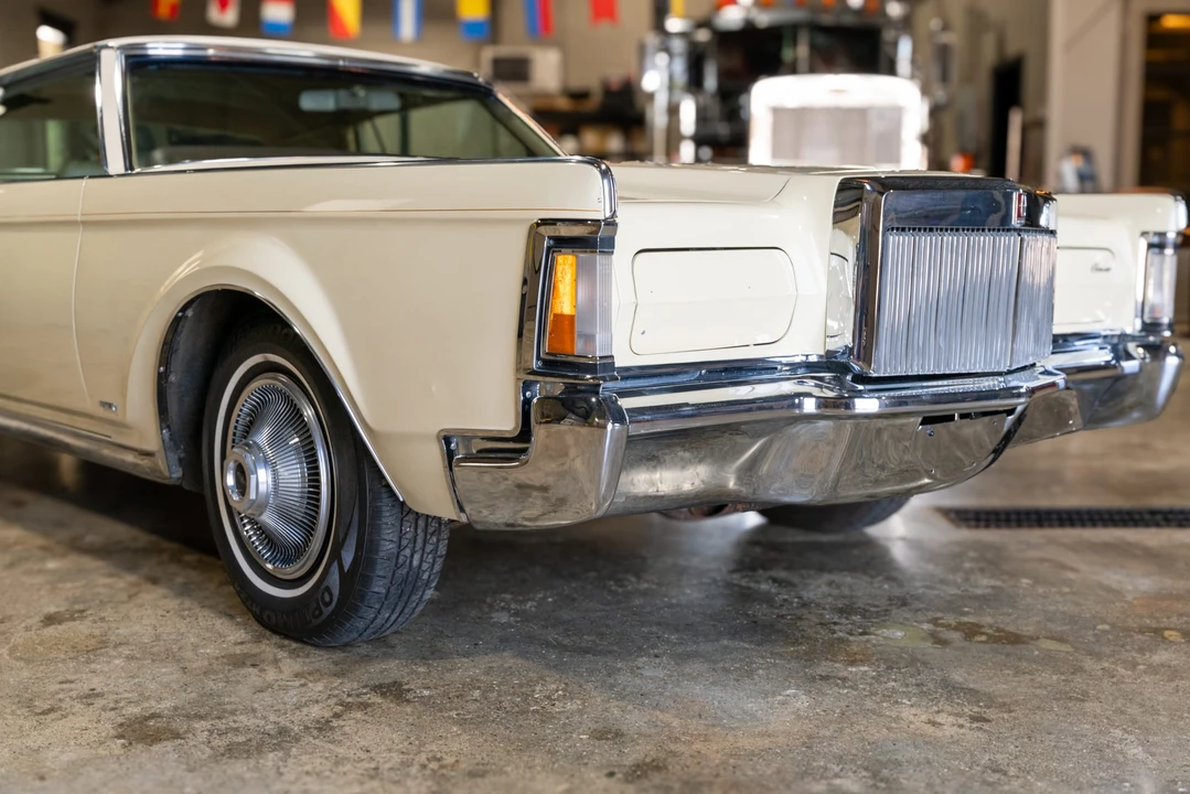 1970 Lincoln Continental Mark III - Image 13 of 31