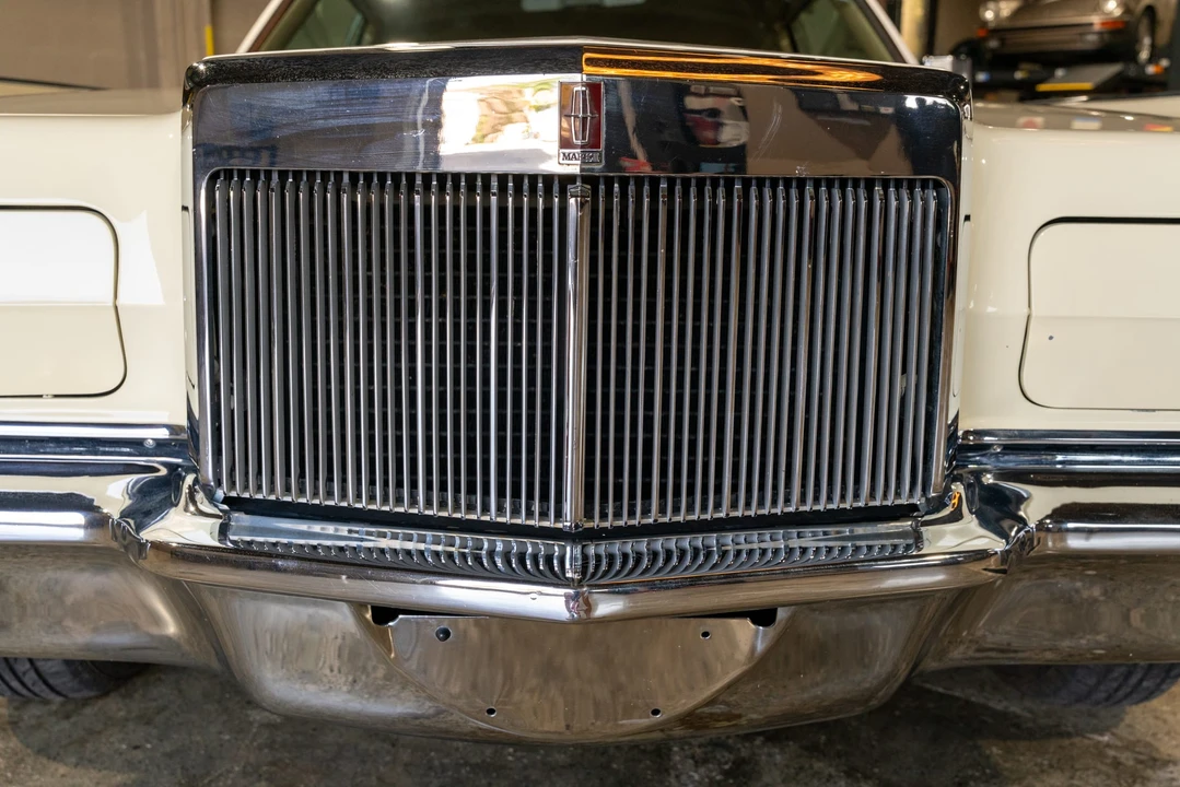 1970 Lincoln Continental Mark III - Image 15 of 31