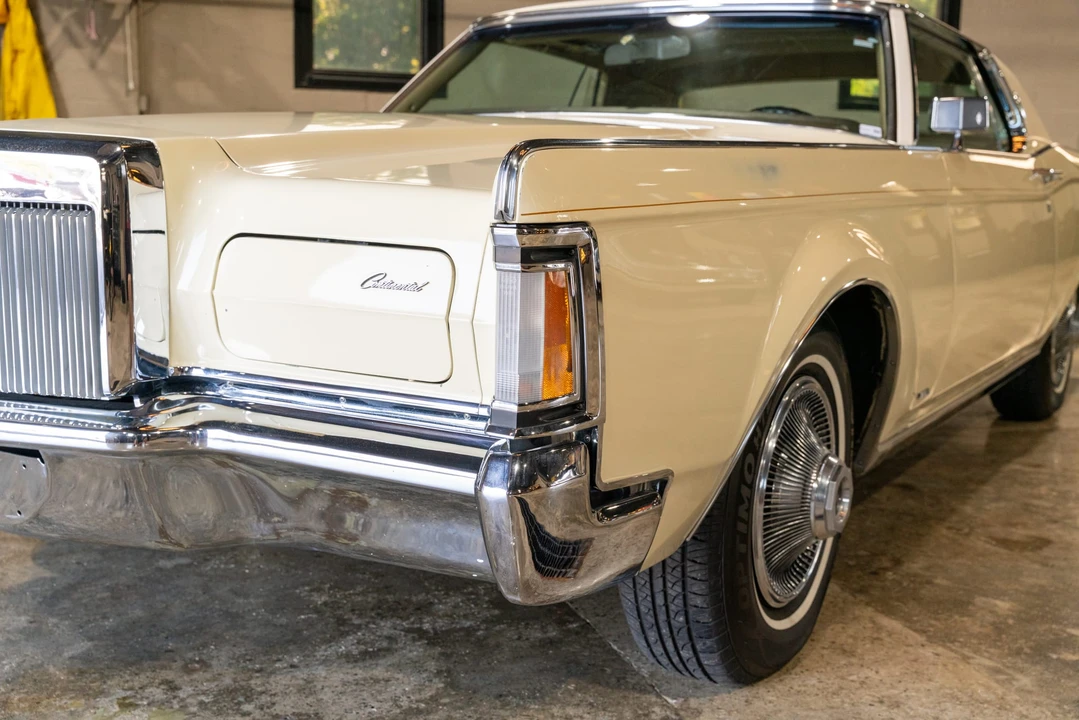 1970 Lincoln Continental Mark III - Image 12 of 31
