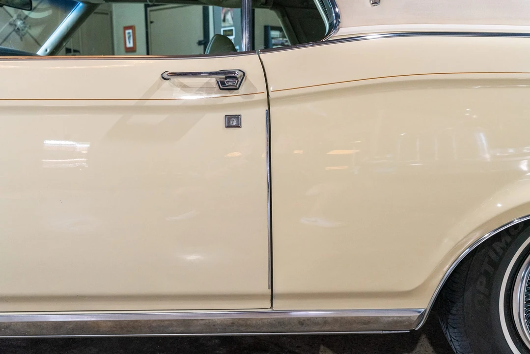 1970 Lincoln Continental Mark III - Image 26 of 31