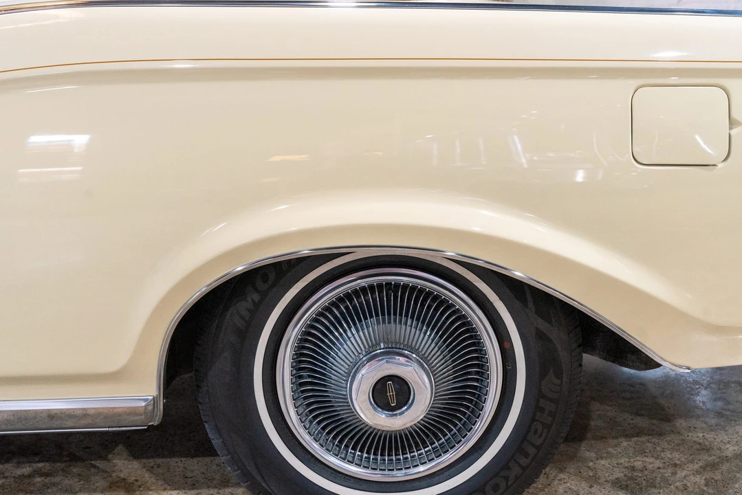 1970 Lincoln Continental Mark III - Image 27 of 31