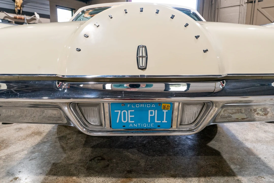 1970 Lincoln Continental Mark III - Image 17 of 31