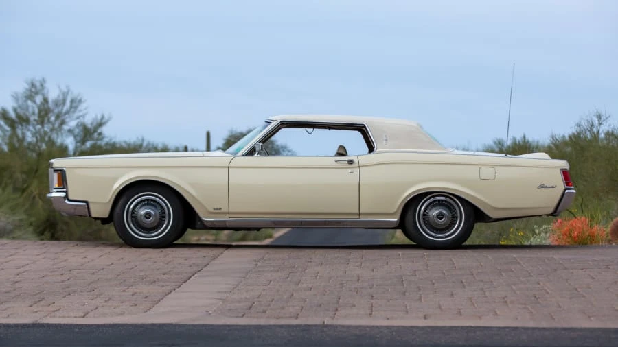 1970 Lincoln Continental Mark III - Image 2 of 20