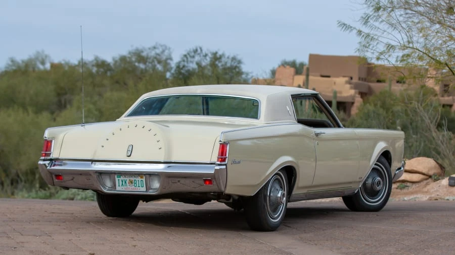 1970 Lincoln Continental Mark III - Image 3 of 20