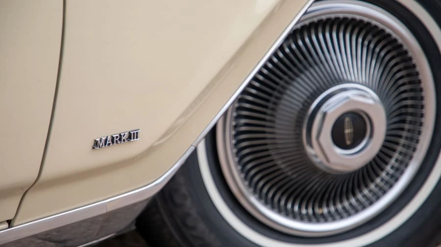 1970 Lincoln Continental Mark III - Image 9 of 20