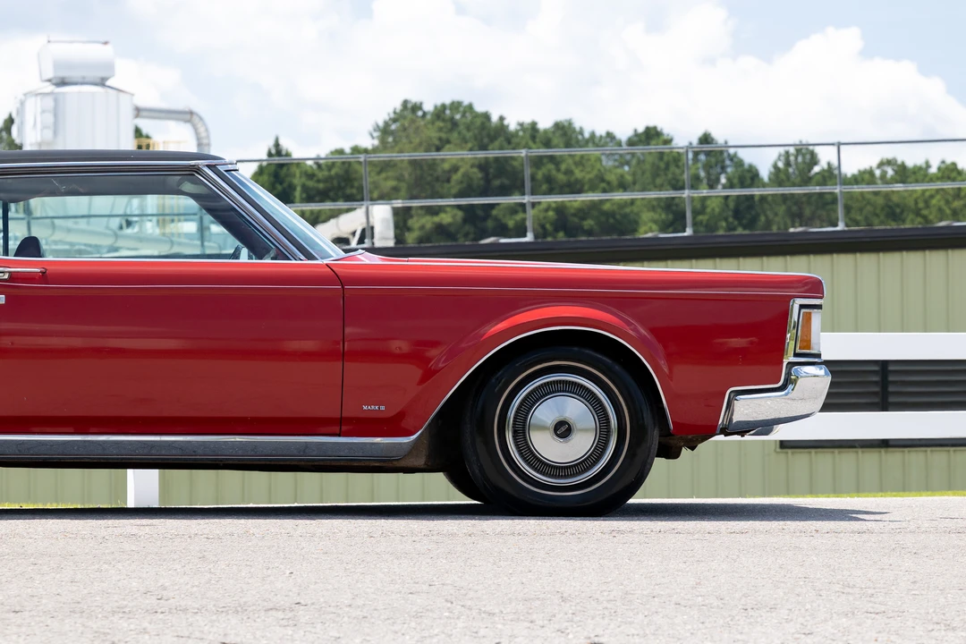 1970 Lincoln Continental Mark III - Image 17 of 31