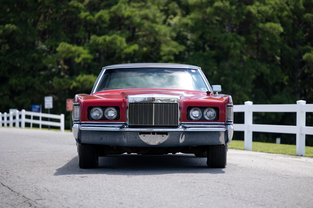 1970 Lincoln Continental Mark III - Image 3 of 31
