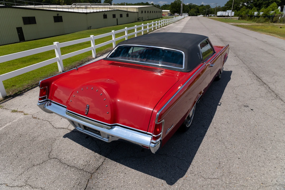 1970 Lincoln Continental Mark III - Image 9 of 31
