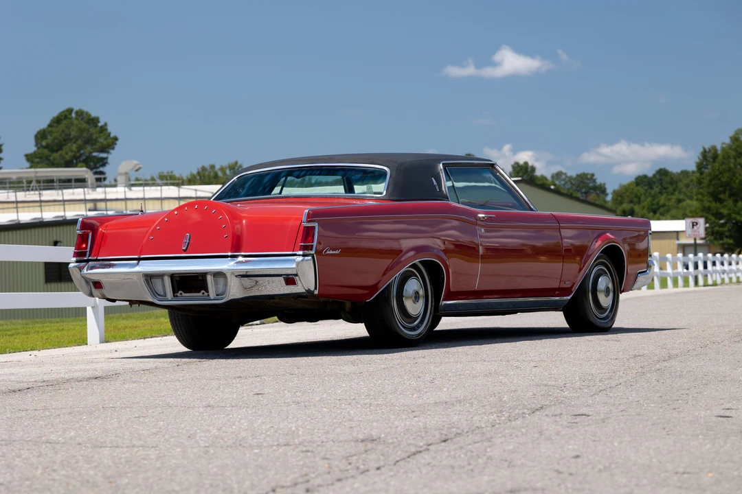1970 Lincoln Continental Mark III - Image 8 of 31