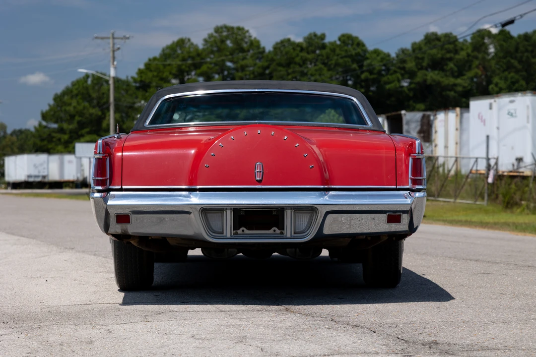 1970 Lincoln Continental Mark III - Image 11 of 31