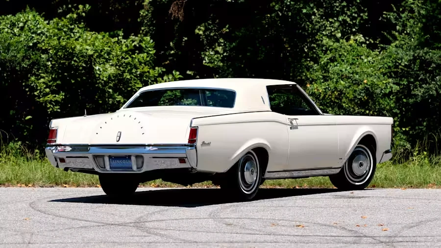 1970 Lincoln Continental Mark III - Image 3 of 31