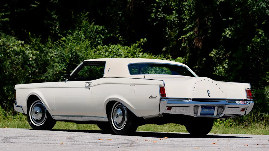 1970 Lincoln Continental Mark III - Image 7 of 31