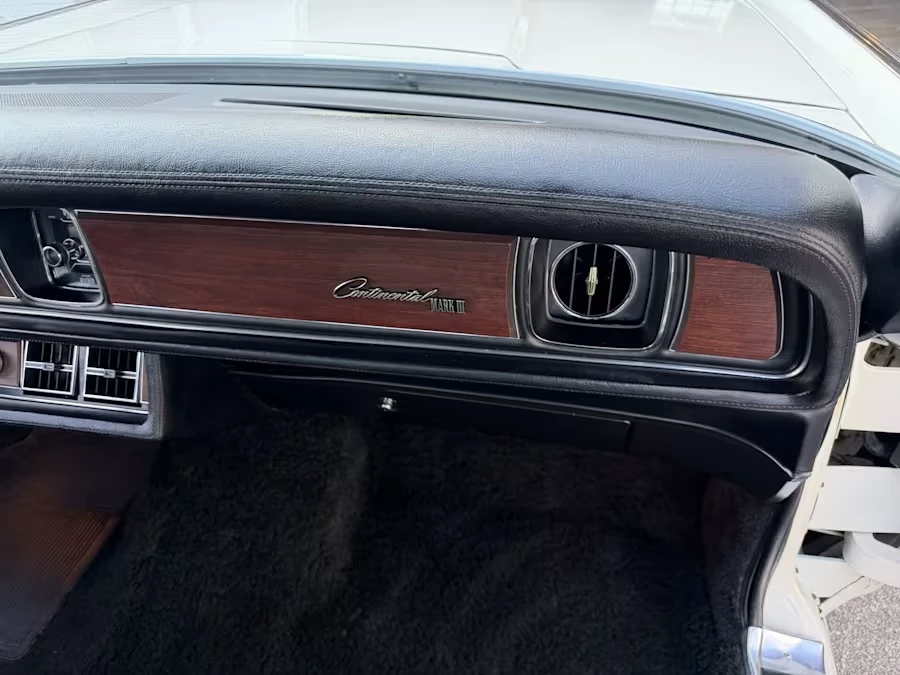 1970 Lincoln Continental Mark III - Image 22 of 31