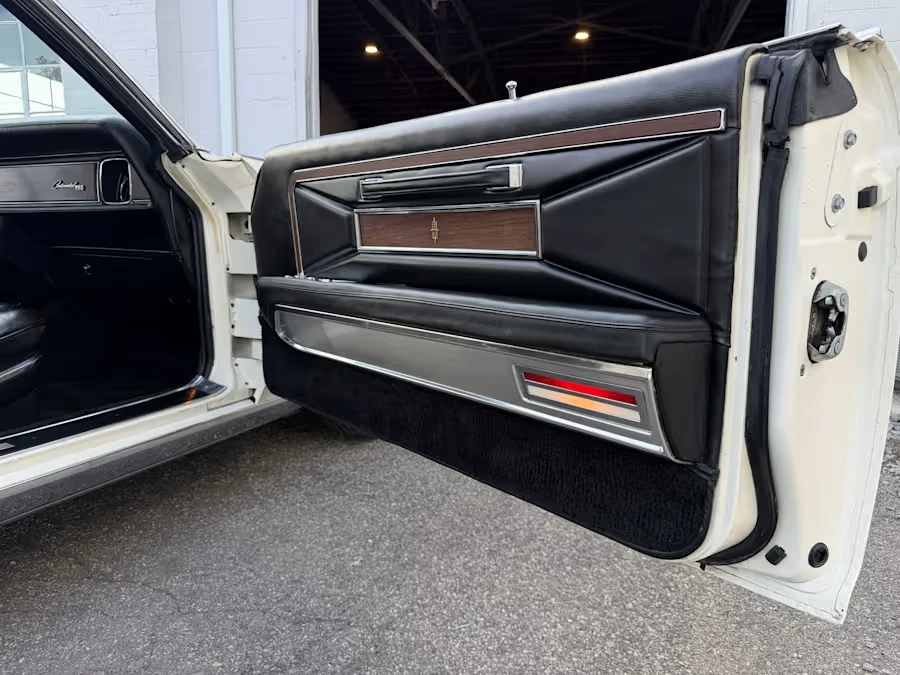 1970 Lincoln Continental Mark III - Image 20 of 31