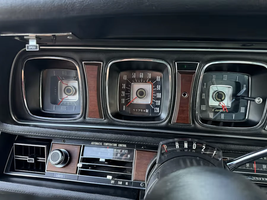 1970 Lincoln Continental Mark III - Image 12 of 31