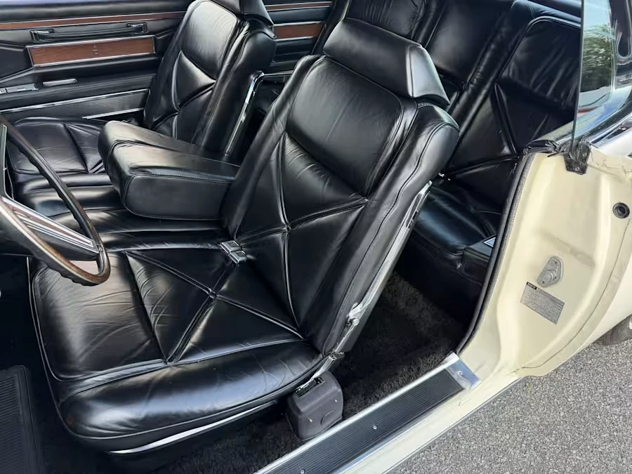 1970 Lincoln Continental Mark III - Image 13 of 31