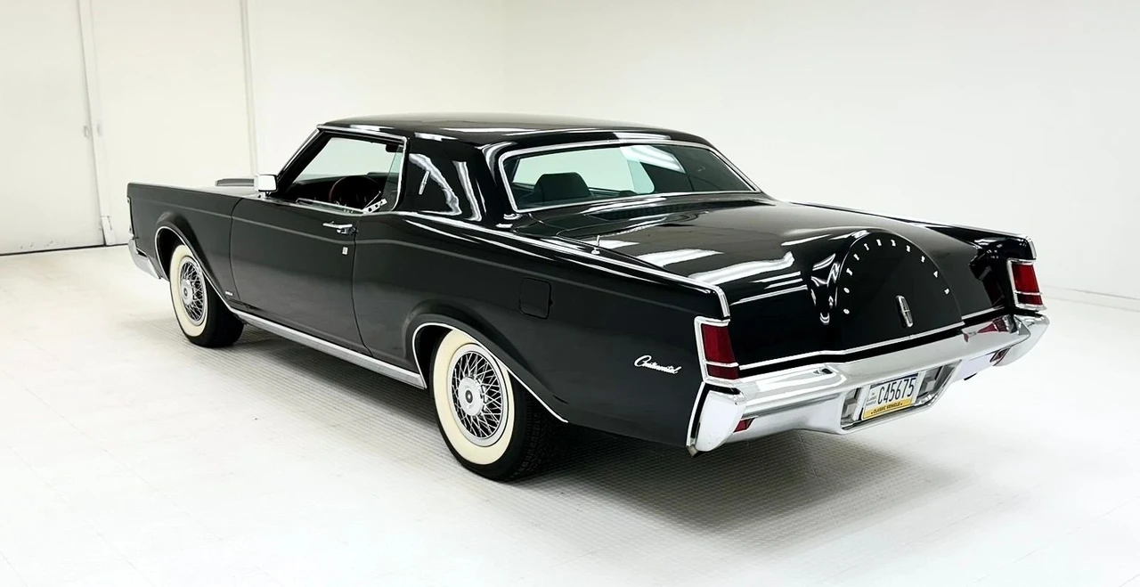 1970 Lincoln Continental Mark III - Image 3 of 31