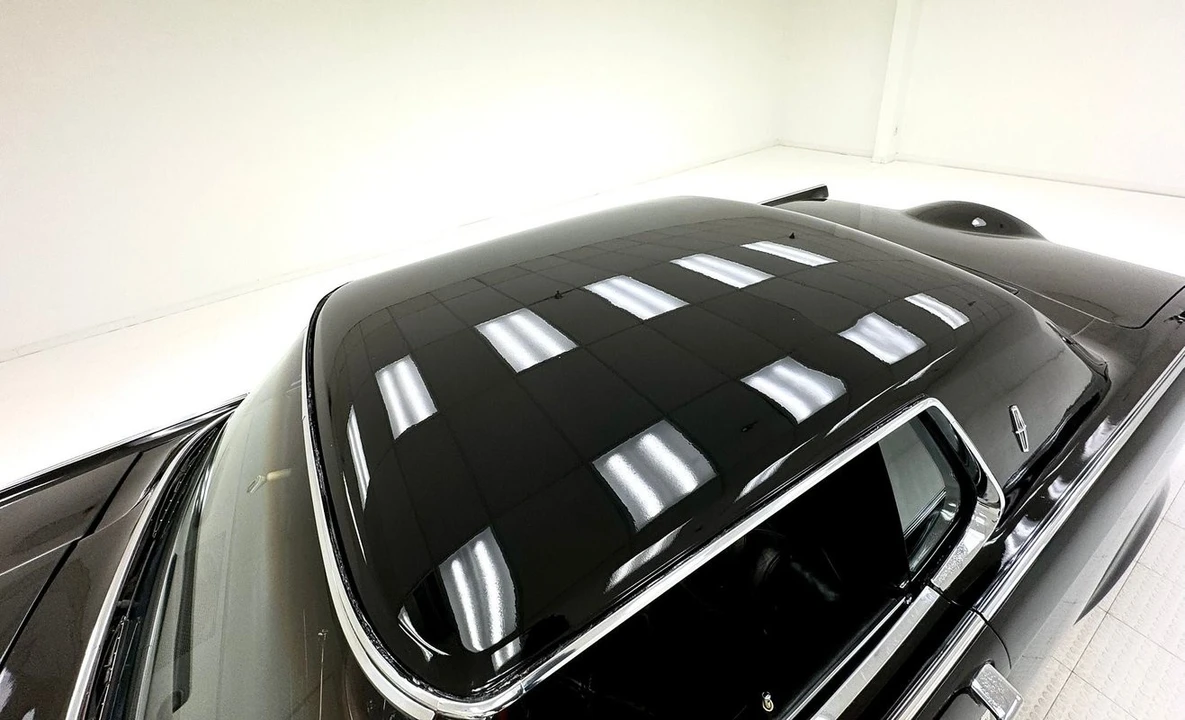 1970 Lincoln Continental Mark III - Image 14 of 31