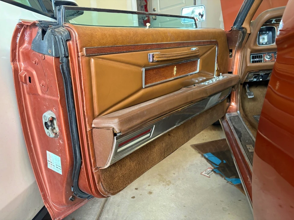 1970 Lincoln Continental Mark III - Image 12 of 19