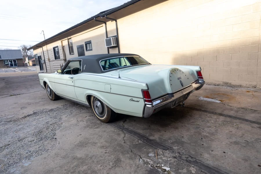 1970 Lincoln Continental Mark III - Image 8 of 21