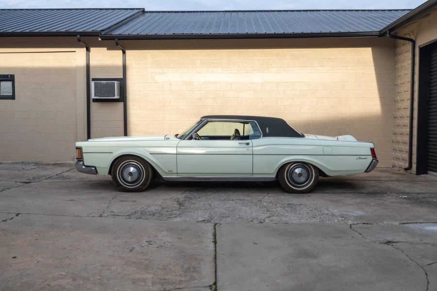 1970 Lincoln Continental Mark III - Image 2 of 21